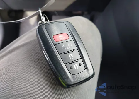 2025 Toyota Rav4 Xle из США, поврежденный, VIN 2T3P1RFV5SC534386